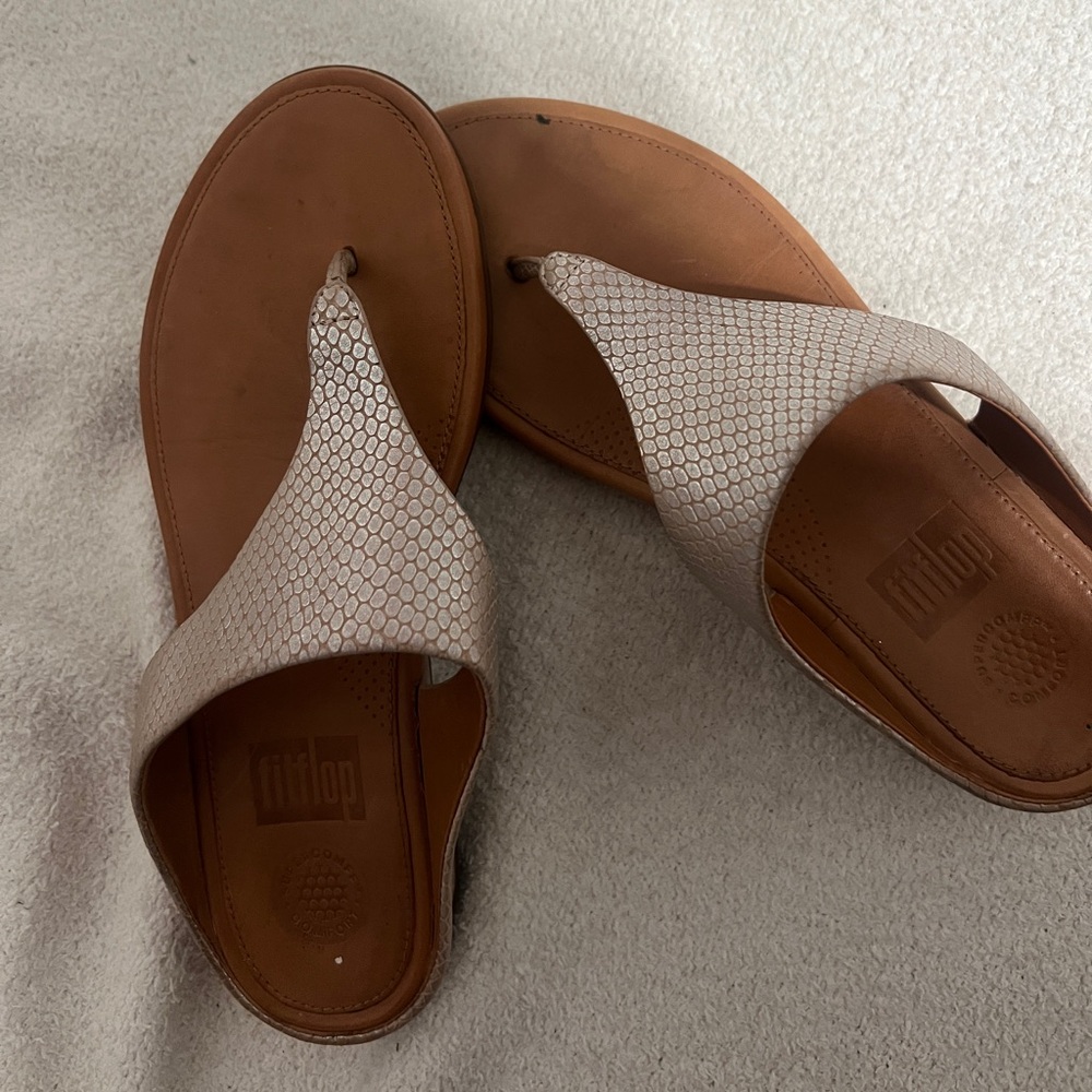 FITFLOP GOLD SANDALS